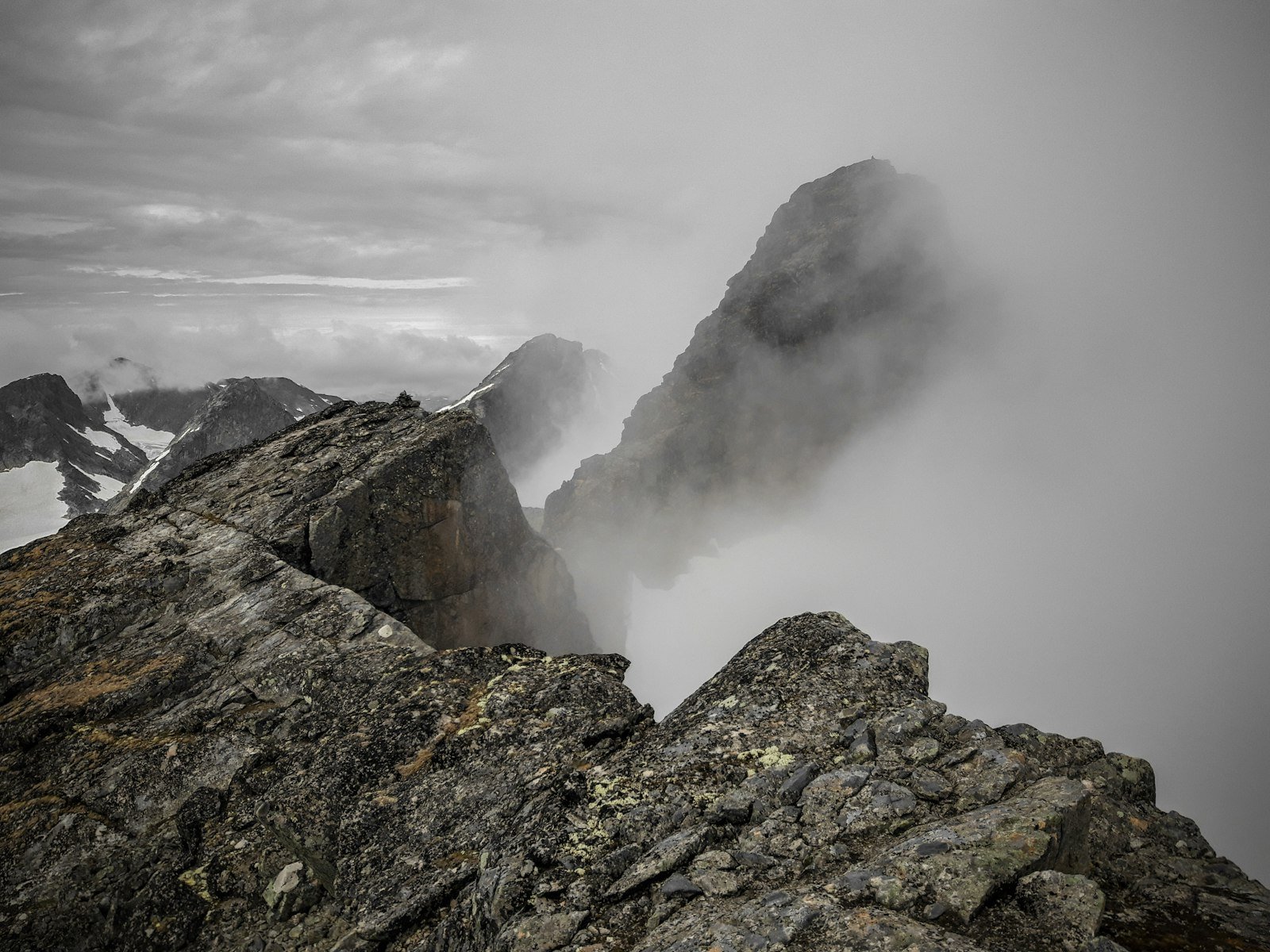The Besseggen ridge between Gjende and Bessvatnet.